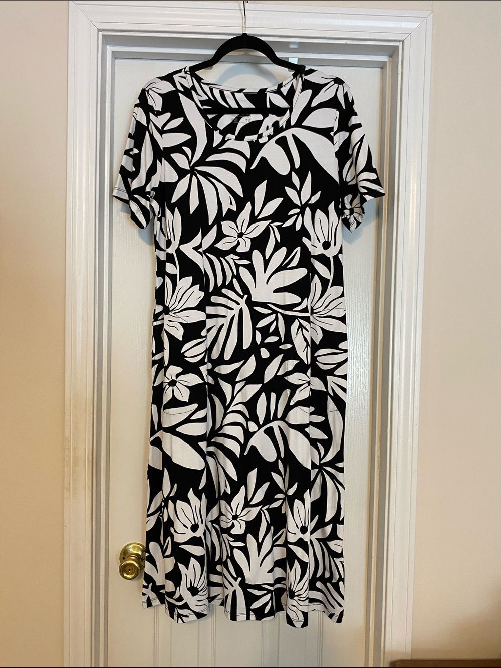 Denim&Co Black and White Floral Midi Dress medium petite